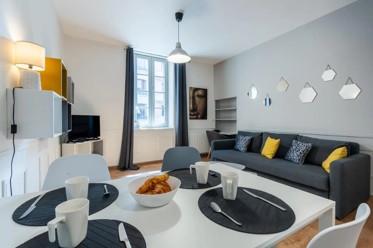 Guestready - Edelweiss - Amazing Apt In Old Town contacts